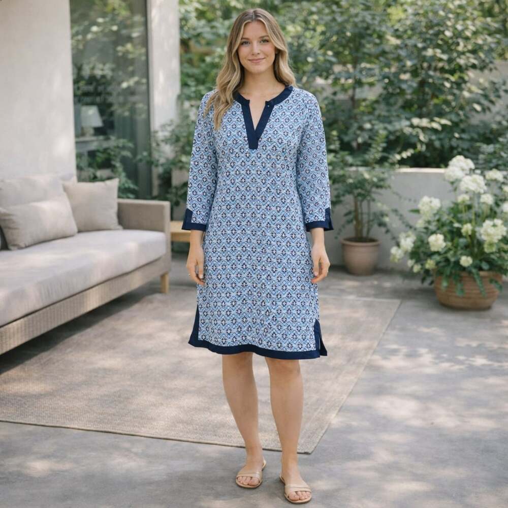 Aqua et Sol Blue Medallion SPF 50 Tunic Cover Up Dress Large V Neck